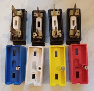 Consumer unit with rewirable fuse carriers